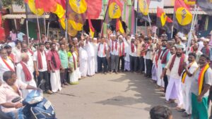 வடலூர் பள்ளிவாசலில் மதசார்பற்ற முற்போக்கு கூட்டணி கட்சியினர் தீவிர வாக்கு சேகரிப்பு