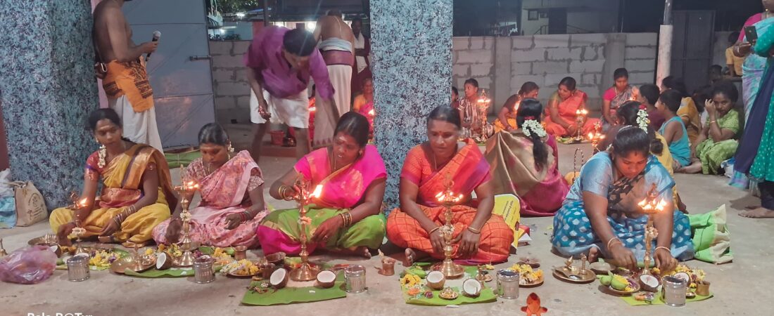 திருவாரூர் அருள்மிகு பழனி மலை இடும்பன் ஆலயத்தில் ஆடி வெள்ளி திருவிளக்கு பூஜை