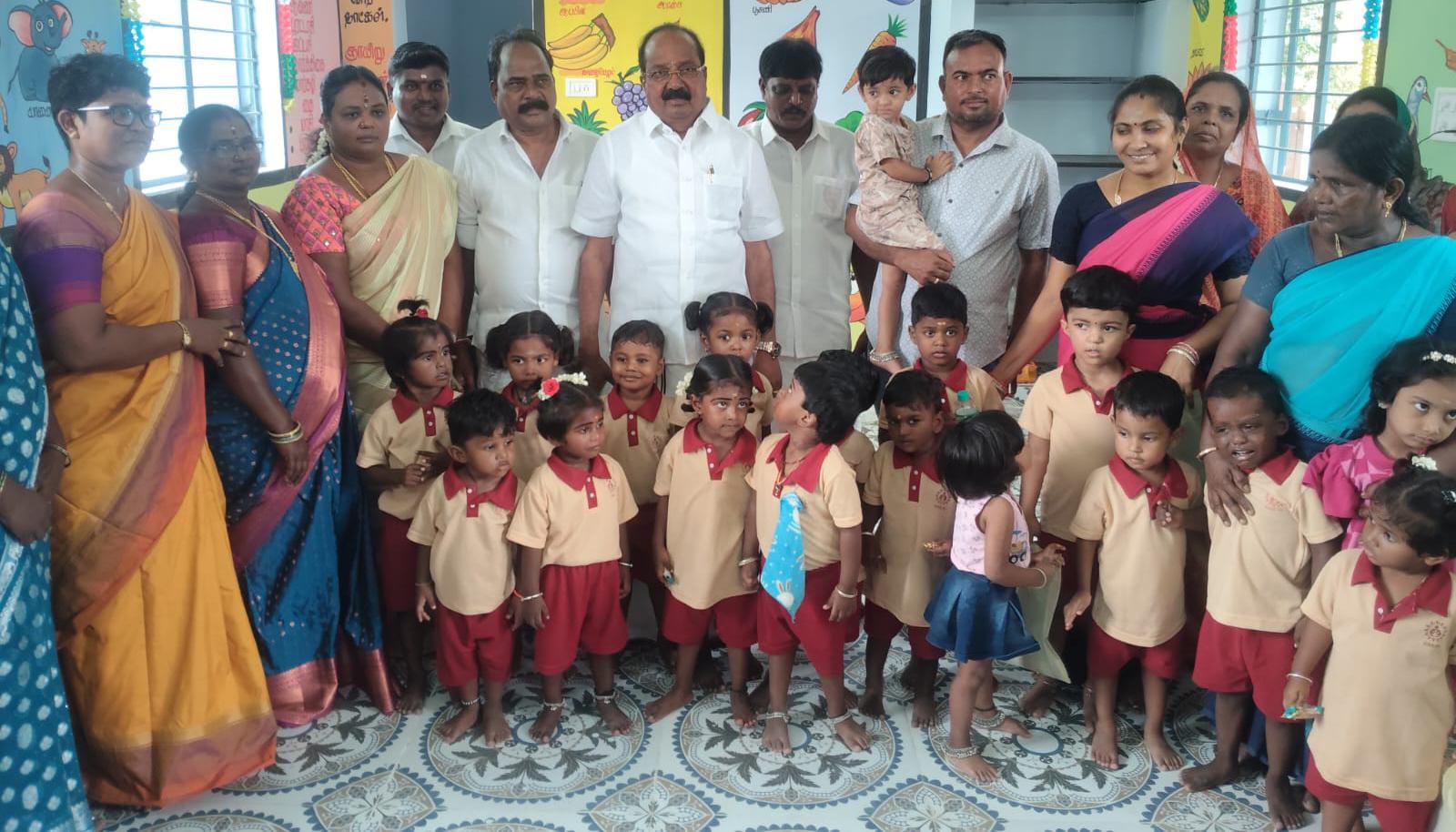 கூவத்தூர் கிராமத்தில் புதிய அங்கன்வாடி மையக் கட்டடம் திறப்பு
